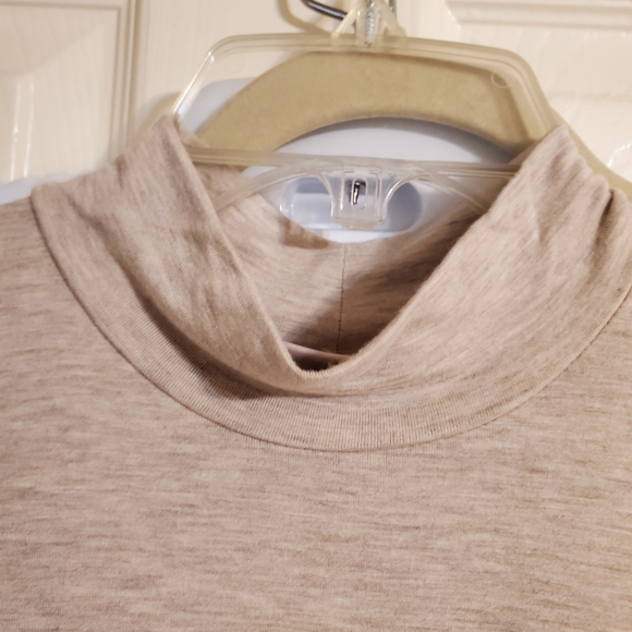 LOGO Layers Mock Sleeveless Top - Picture 2 of 4